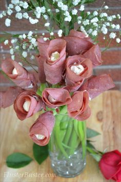 Look closely; those are no ordinary roses. Love this! Polish Roses Recipe, Appetizer Centerpieces, Charcuterie Dinner Board, Polish Appetizers, Polish Thanksgiving, Charcuterie Dinner, Snacks Tiktok, Tiktok Snacks, Pizza Roses