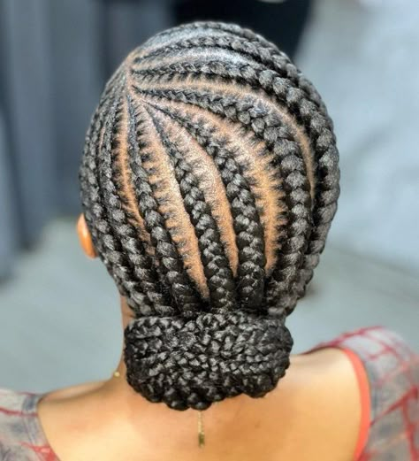 Low Bun Braided Updo Cornrow Hairstyle, Black Hair Bun, Cornrows Natural Hair, Cornrows Braids For Black Women, Hairstyle Updo, Hairstyle Ideas Easy, Black Hair Updo Hairstyles, Hairstyles Design, Braided Hairstyles For Black Women Cornrows