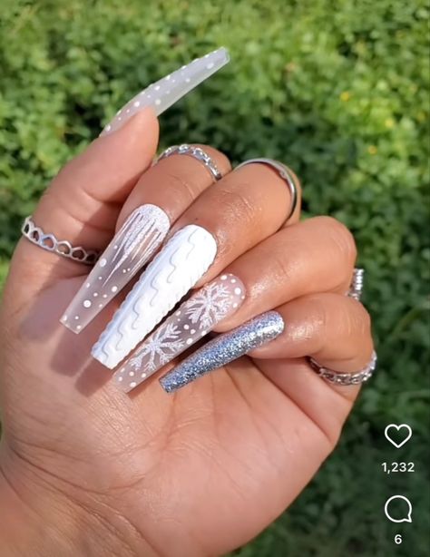 White Xmas Nails, Christmas Nail Designs Acrylic, Acrylic Nail Designs Coffin, Multicolored Nails, January Nails, Beauty Nails Design, Sweater Nails, Cute Acrylic Nail Designs, School Nails