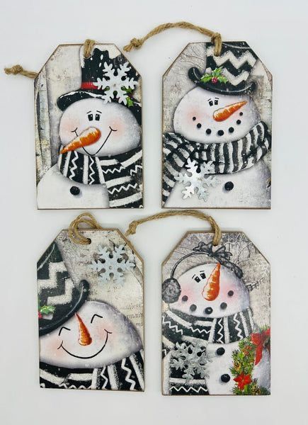 Christmas Tag Ornaments, Painted Gift Tags, Tag Ornaments, Snowman Tags, Decorative Painting Projects, Christmas Craft Show, Holiday Snowmen, Painted Christmas Ornaments, Holiday Tags