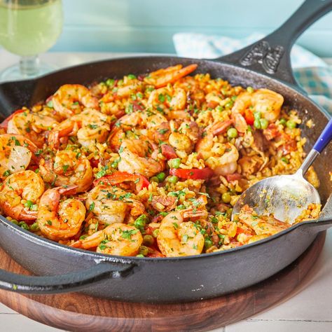 paella recipe Bobby Flay Paella Recipe, Piaya Recipe Rice, Paella Salad, Spanish Dinner Recipes, Paella Recipe Authentic, Best Paella Recipe, Shrimp Paella Recipe, Paella Recipes, Shrimp Paella