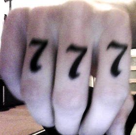 Hannes De Buhr (Yu Phoenix), "777" finger tattoo. 777 Tattoo, Angel Numbers, Finger Tattoos, What’s Going On, Cute Tattoos, Tattoos And Piercings, Life Insurance, I Tattoo, About Life