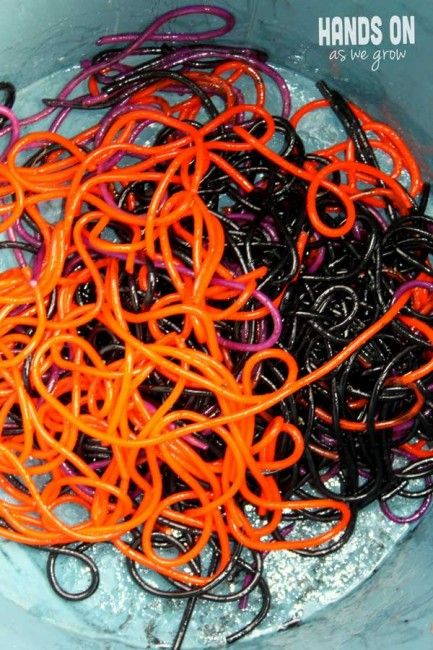 Halloween Spaghetti!! you can eat it or use it for a Slimy Spaghetti Sensory Activity for Toddlers Halloween Sensory, Halloween Science, Halloween Toddler, Eyfs Activities, Sensory Activities Toddlers, Nursery Activities, Sensory Activity, Halloween Preschool, Halloween Activities For Kids