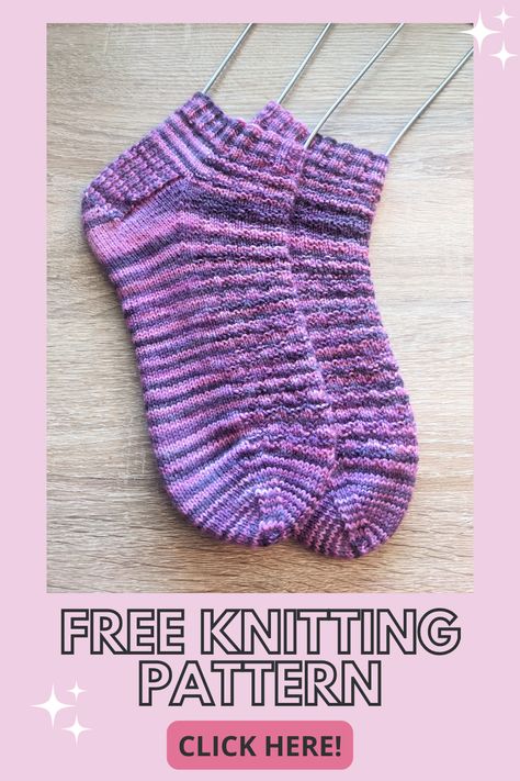 Free Pattern - New Beginnings Shortie Socks - Holly Bell Knits Knitted Short Socks Free Pattern, Shortie Socks Knitting Pattern, Knit Ankle Socks Free Pattern, Worsted Weight Sock Pattern Free, Knit Socks Pattern Free Beginner, Sock Yarn Projects, Sock Yarn Crochet, Sock Yarn Knitting Patterns, Sock Knitting Pattern