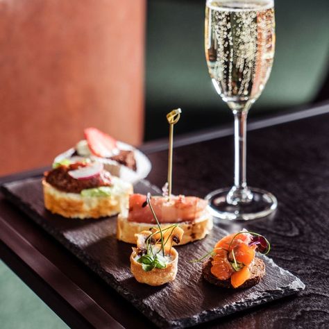 28 Appetizers That Go With Champagne: Quick & Delicious! Baked Mussels, Champagne Pairing, Antipasto Skewers, Bar Hire, Bilbao Spain, Caprese Skewers, Cocktail Party Wedding, Skirt Steak, Mobile Bar