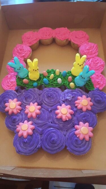 Diy Easter Cakes Ideas, Diy Easter Cupcakes Ideas, Easter Dishes To Bring Easy, Easter Bunny Cupcake Cake, Pull Apart Easter Cupcakes, Easter Work Party Ideas, Pull Apart Bunny Cupcake Cake, Easter Bunny Cupcakes Ideas, Easter Cupcake Cakes Pull Apart