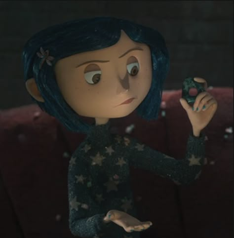 Coraline Green Stone, Coraline Icons, Coraline Wallpaper, Henry Selick, Coraline And Wybie, Laika Studios, Coraline Art, Miku Hatsune Chibi, Coraline Movie