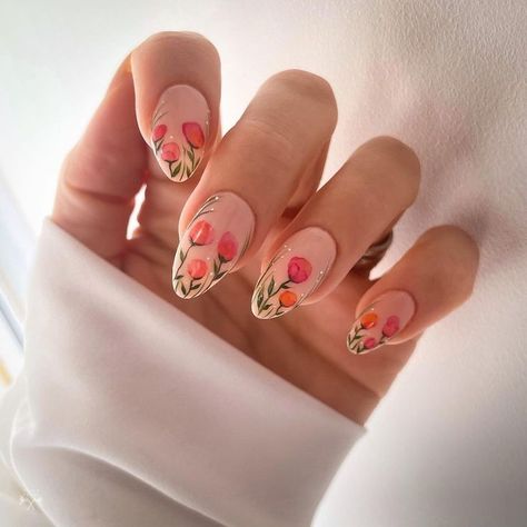 Watercolour Flower Nails, Nail Ideas Flowers, Watercolour Pallet, Wild Flower Nails, Watercolour Nail Art, Tulip Nails, Minimal Nails, Almond Nails Designs, Spring Nail Art