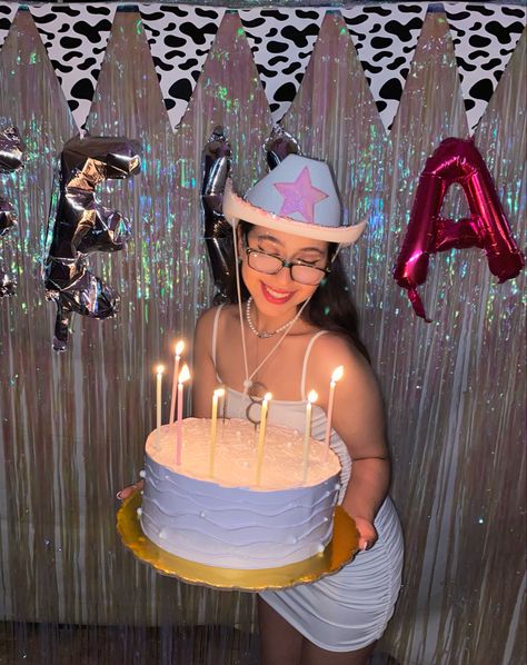 25th Birthday Parties, Girls Birthday Party Decorations, Simple Birthday Decorations, Cowgirl Birthday Party, Space Cowgirl, Funny Birthday Cakes, Cowgirl Birthday, Cowgirl Party, Cowboy Party