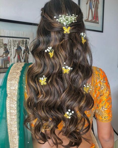 Mehendi Hairstyles, Mehndi Hair, Butterfly Hairstyle, Mehndi Hairstyles, Butterfly Haircut, Bride Hairstyle, Open Hairstyles, Bridal Hairstyle, Front Hair Styles