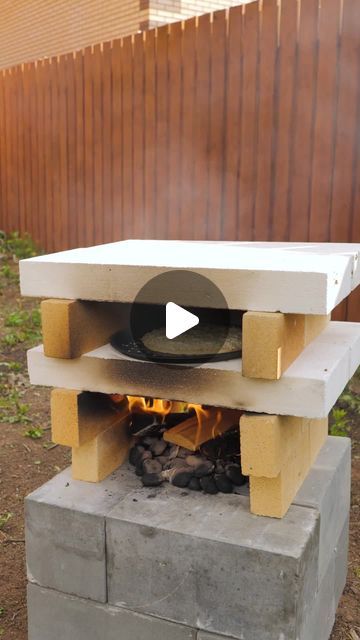 5-Minute Green on Instagram: "How to build a simple pizza oven!

#5mingreen #backyardproject #backyardcrafts #pizzaoven" Diy Brick Pizza Oven Outdoor, Diy Pizza Oven Outdoor, Diy Outdoor Pizza Oven, Brick Pizza Oven Outdoor, Pizza Oven Outdoor Diy, Build A Pizza Oven, Backyard Crafts, Simple Pizza, Oven Diy