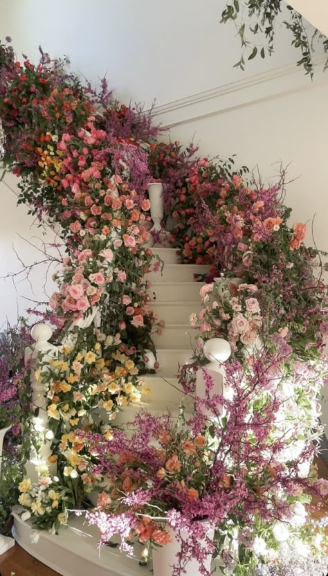 Florals Hanging From Ceiling, Extravagant Wedding Florals, Stairs Wedding Decor, Staircase Wedding Decor, Wedding Entries, Flower Staircase, Staircase Florals, Dekor Nikahan, Wedding Staircase Decoration