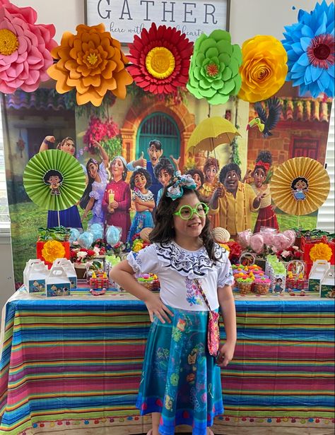 Encanto Truck Or Treat, Trunk Or Treat Encanto Ideas, Encanto Birthday Party Backdrop, Encanto Treat Table, Encanto Candy Table, Encanto Trunk Or Treat Ideas, Encanto Table Decorations, Encanto Dessert Table Ideas, Encanto Backdrop Ideas