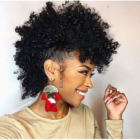 Natural Hair| Mohawk (frohawk) on short/medium length Natural Hair Mohawk, 2016 Hairstyles, Nice Hairstyles, Curly Mohawk, Hair 2016, Mohawk Styles, Big Hair Dont Care, Mohawk Hairstyles, Beautiful Natural Hair