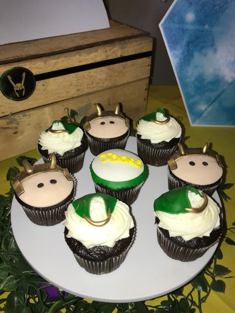 Loki Cupcakes, Loki Cake, Loki Party, Loki Birthday, Lace Wedding Cake Ideas, Marvel Decor, 9 Cake, Marvel Birthday Party, Marvel Party