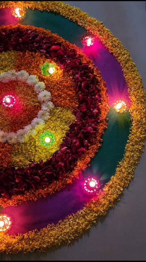 Rangoli From Flowers, Pookalam Design, Girly Room Decor, Rangoli Designs Simple Diwali, Janmashtami Decoration, Diy Floral Decor, Easy Rangoli Designs Diwali, Diwali Decorations At Home, Big Rangoli