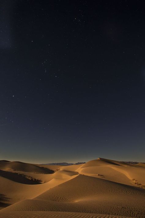 Dramatic Photography, Desert Aesthetic, Arabian Night, Winter Bucket List, Desert Life, Mojave Desert, Explore Travel, Arabian Nights, The Night Sky