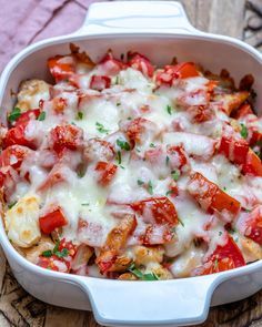 Bruschetta Chicken Casserole, Fingerfood Baby, Meatless Dishes, Deep Cleaning Hacks, Bruschetta Chicken, Delicious Clean Eating, Clean Eating Dinner, Clean Food Crush, Food Crush