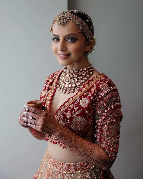 Maroon Lehenga, Shrenu Parikh, Trendy Outfits Indian, Wedding Lookbook, Lehenga Red, Fancy Sarees Party Wear, 2024 Outfits, Classy Prom Dresses, Pakistani Fashion Party Wear