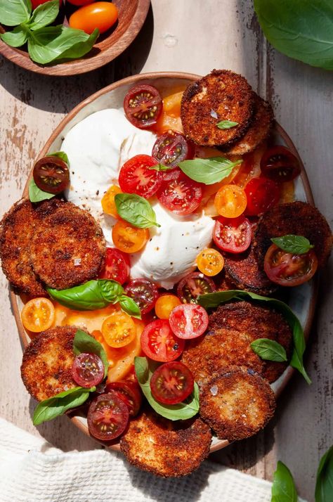 Eggplant Caprese, Salad With Burrata, Caprese Recipe, Eggplant Chips, Caprese Recipes, Fried Eggplant, Fried Tomatoes, Eggplant Salad, Burrata Cheese