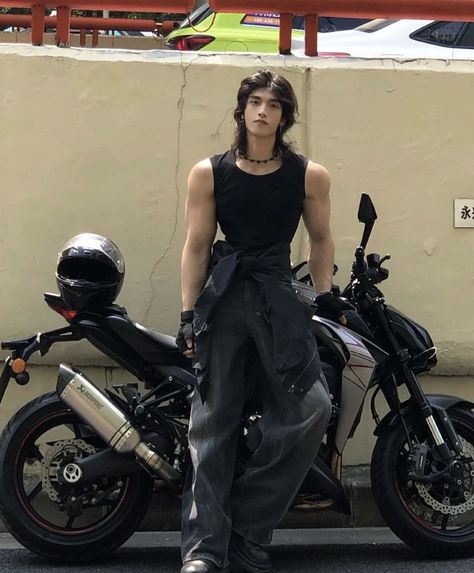 Kore Ulzzang, Hot Biker Guys, Foto Poses, Male Poses, Attractive Guys, Attractive People, Korean Men, Character Outfits, Pretty Men