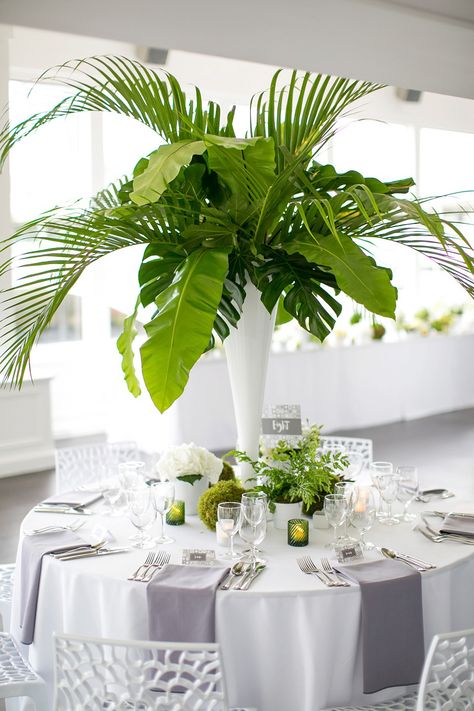 Tall Vase Arrangements, בר מצווה, Vase Arrangements, Contemporary Wedding, Tropical Theme, Deco Floral, Table Arrangements, Tropical Wedding, Uk Wedding