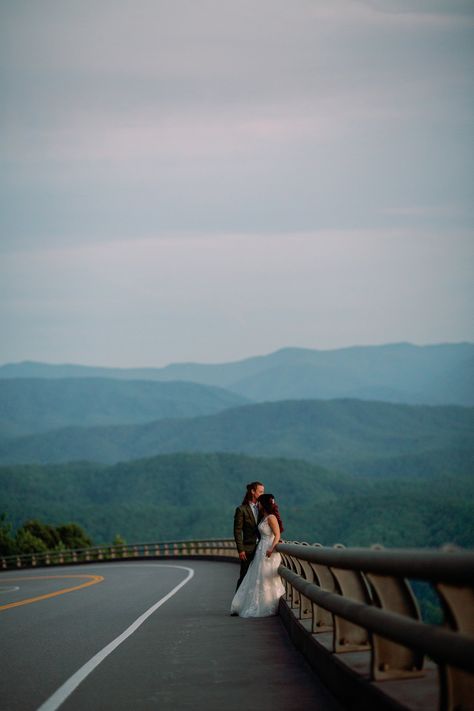 Elope In Gatlinburg, Engagement Photos Gatlinburg, Elope Gatlinburg Tn, Gatlinburg Elopement Packages, Gatlinburg Elopement Photography, Tennessee Elopement Ideas, Smoky Mountain Wedding Elopements, Gatlinburg Proposal, Gatlinburg Tennessee Elopement