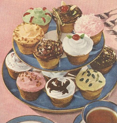 Retro Cakes, Vintage Desserts, Betty Crocker Cake Mix, Vintage Cupcakes, Betty Crocker Cake, Retro Desserts, Vintage Cupcake, Retro Sweets, Vintage Cakes