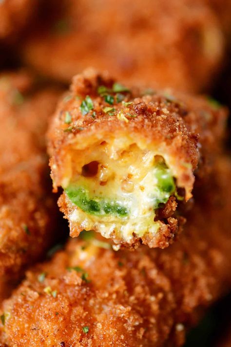 Fried Jalapeno Poppers, Gunny Sack, Jalapeno Popper Recipes, Poppers Recipe, Jalapeno Recipes, Nachos Recipe, Jalapeno Poppers, Fair Food Recipes, Broccoli And Cheese