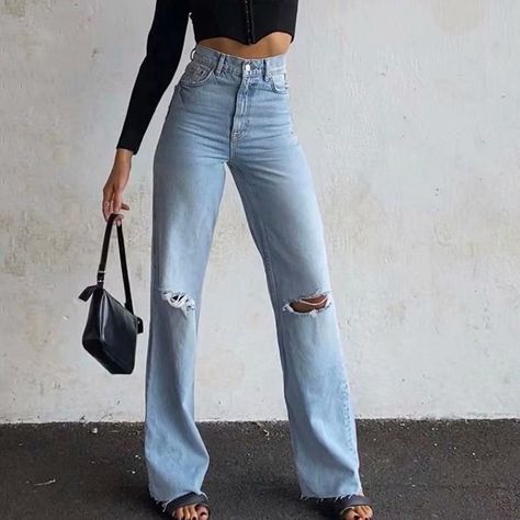 d9731321ef4e063ebbee79298fa36f56desc52932070ri Flared Ripped Jeans, Distressed Flare Jeans, Ripped Jeans Style, Denim Fashion Women, High Waisted Mom Jeans, Weave Style, Loose Jeans, Straight Trousers, Women Denim Jeans