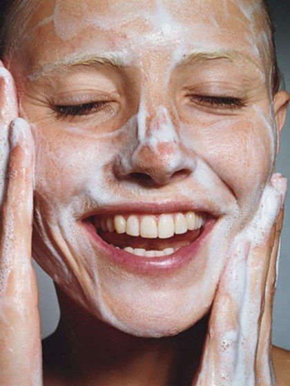 They say a little goes a long way. In this case, It's the simplest, little things you can do for your skin that can prevent years worth of aging! Best Skin Cream, Anti Aging Beauty, Anti Aging Tips, Best Anti Aging, Youthful Skin, Homemade Skin Care, Anti Aging Cream, Skin Tips, Anti Aging Skin Products