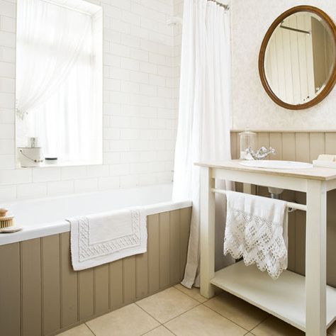 Bathroom | traditional | House tour | 1930s house | PHOTO GALLERY | 25 Beautiful Homes | housetohome Baños Shabby Chic, 25 Beautiful Homes, Built In Bath, Bathroom Paneling, Traditional Bathrooms, 1930s House, Bath Panel, Country Bathroom, Shabby Chic Bathroom