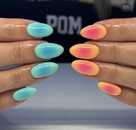 Chill Nail Ideas, Full Color Nails With Design, Aura Natural Nails, Nail Designs For Florida Vacations, Pastel Watercolor Nails, Lisi Shops Nails, Cute End Of Summer Nails, Aura Dot Nails, Aura Nail Inspo Almond