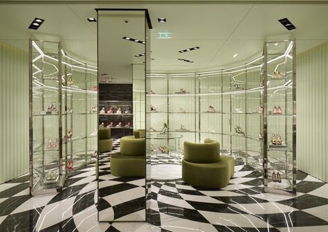 Prada store by Roberto Baciocchi, Paris Prada Store, Clothing Store Interior, Store Design Boutique, Rem Koolhaas, Retail Boutique, Interior Design Presentation, Retail Inspiration, Living Room Styles, Retail Store Design