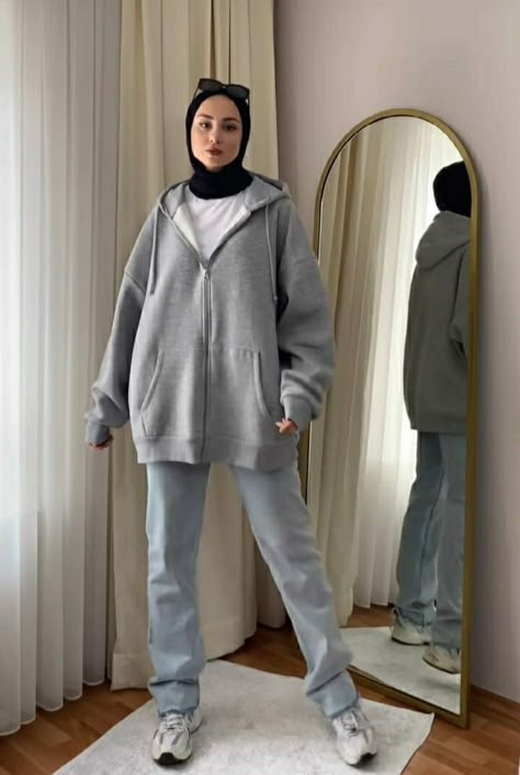 Street Wear Hijab, Modest Winter Outfits, Hijab Fashion Summer, Estilo Hijab, Modest Casual Outfits, Stile Hijab, Blouse Casual Fashion, Stylish Hijab, Muslim Outfits Casual