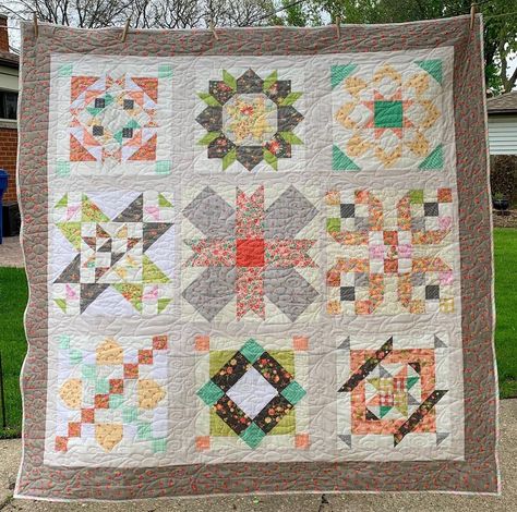 Follow along to learn how to make this unique 20-Inch Block Quilt Pattern! 20 Inch Quilt Blocks, Block Quilting Patterns, Bed Quilt Patterns, Chevron Quilt Pattern, Beginner Quilting Projects, Granny Square Quilt, Quilting Tutorial, Snowman Quilt, Big Block Quilts