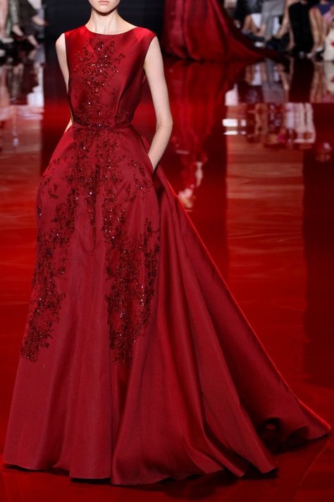 Elie Saab Fall 2013 Couture Elie Saab Haute Couture, Elie Saab Fall, Ellie Saab, Elie Saab Couture, Moda Paris, Red Gown, Red Gowns, فستان سهرة, Red Dresses