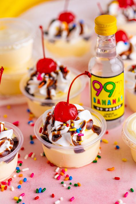 Banana Split Shots - My Incredible Recipes 99 Bananas Jello Shots, Summer Pudding Shots, Banana Split Pudding, Shots Board, Easy Shot Recipes, Frozen Pudding, Instant Banana Pudding, Bread Booze Bacon, Banana Cream Pudding