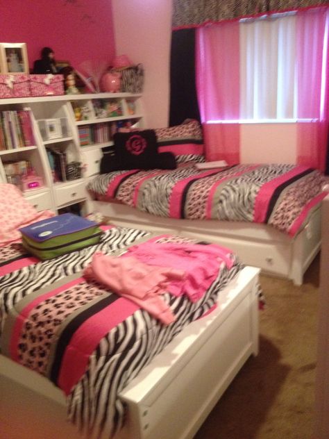 My bed room I share with my sister Y2k Bedroom, My Bed, Bed Room, Dream Room, My Sister, Bedroom Ideas, Bedroom, Bed, Furniture