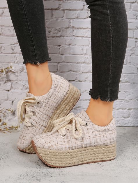 Flatform Oxford Shoes, Crochet Fabric, Women's Espadrilles, Wedge Sneakers, Shoes Color, Womens Wedges, Puma Platform Sneakers, Platform Sneakers, Moda Fashion