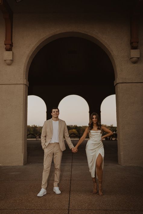 Engagement Photos Power Couple, Modern Engagement Photo Outfits, Groom Engagement Photo Outfit, Fancy Engagement Photos Outfits, First Dance Poses, Cute Engagement Pictures Ideas, Photo Engagement Ideas, Engagement Photos Outfits Vintage, Couple Engagement Pictures Outfit Ideas