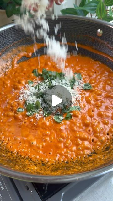 Spicy Rigatoni Pasta, Vegetarian Pastas, Beef Mongolian, Rigatoni Pasta Recipes, Spicy Rigatoni, Chicken Rigatoni, Spicy Pasta Recipes, Chinese Seafood, Couscous Dishes