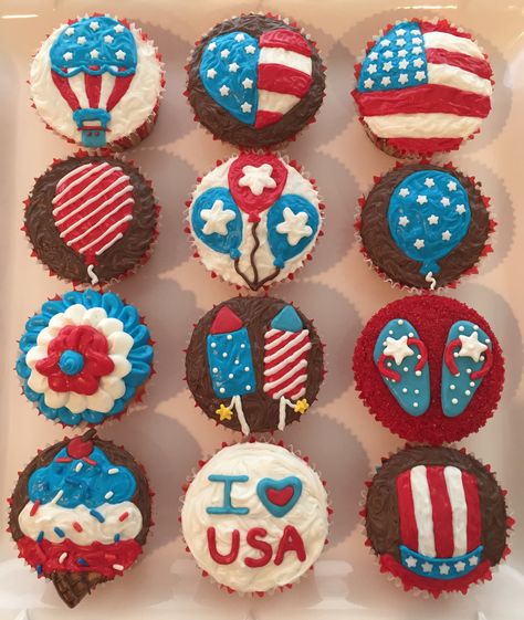 4th Of July Donut Ideas, 4th Of July Pull Apart Cupcakes, 4th Of July Cupcakes Ideas, Usa Cupcakes, 4th Of July Cupcake Ideas, 4th Of July Gifs, Fourth Of July Cupcakes, 4th Of July Cakes, 4th Of July Cupcakes