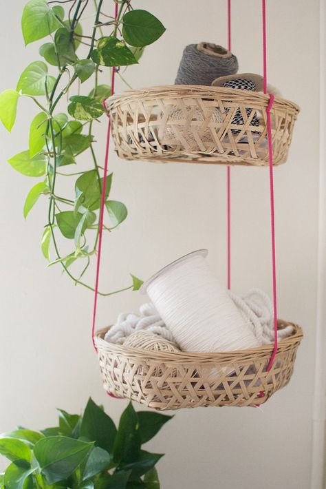 12 Home Hacks That'll Make Things a Lot Simpler Diy Hanging Baskets, Hanging Baskets Diy, Hanging Basket Storage, Hanging Fruit Baskets, Yarn Hanging, Kitchen Organization Diy, Bamboo Basket, Diy Basket, Kitchen Storage Solutions