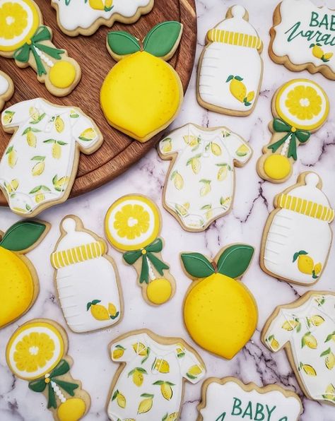 Lemon Baby Shower Decorations and Party Favors – Baby Shower Ideas 4U Yellow Baby Shower Decorations, Summer Baby Shower Themes, Bebe Shower, Citrus Baby, Lemon Theme, Baby Shower Theme Decorations, Baby Shower Yellow, Summer Baby Shower, Spring Baby Shower