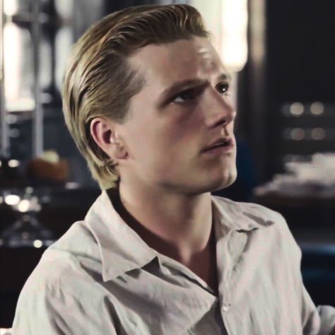 Peeta And Katniss Matching Icons, Katniss And Peeta Matching Pfps, Peeta Mellark Pfp, Peeta Mellark Icons, Hunger Games Icons, Hunter Games, Katniss And Peeta, Peeta Mellark, Josh Hutcherson