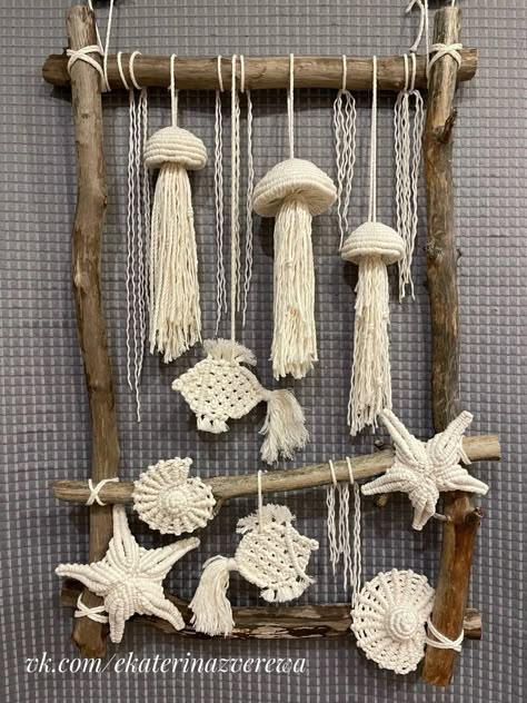 Deco Marine, Free Macrame Patterns, Macrame Plant Hanger Tutorial, Weaving Loom Diy, Macrame Knots Tutorial, Macrame Knots Pattern, Diy Macrame Plant Hanger, Macrame Wall Hanging Patterns, Rope Crafts Diy