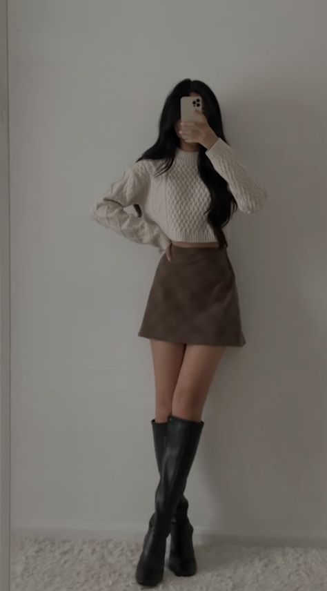 Brown Skirt With Boots, Brown Skirt With Black Tights, Grey Skirt Fall Outfit, Brown Miniskirt Outfits, What To Wear With A Brown Skirt, Cream Sweater Skirt Outfit, White Shirt Brown Skirt, Mini Brown Skirt Outfit, Black Suede Skirt Outfit