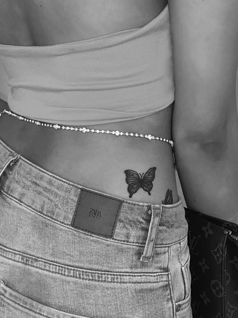 Under Armpit Tattoo, Butterfly Hip Tattoo, Side Back Tattoos, Tattoo Papillon, Armpit Tattoo, Ying Yang Tattoo, Butterfly Back Tattoo, Waist Tattoos, Butterfly Tattoos For Women