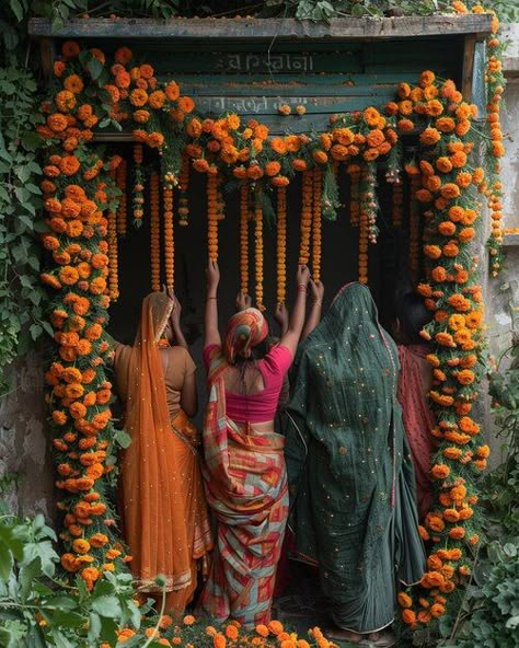 Mantapa Decoration South Indian, Marigold Flower Decoration, Marigold Decoration, Marigold Wedding Decoration, Marigold Decor, Haldi Ideas, Marigold Wedding, Cheap Decor Ideas, Indian Wedding Invitation Card Design